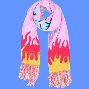 Hayley elsaesser scarf